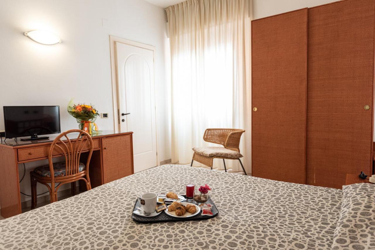 Hotel Il Delfino Σαν Βιντσέντσο Εξωτερικό φωτογραφία