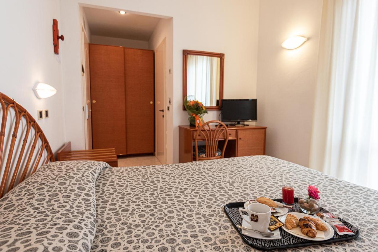 Hotel Il Delfino Σαν Βιντσέντσο Εξωτερικό φωτογραφία
